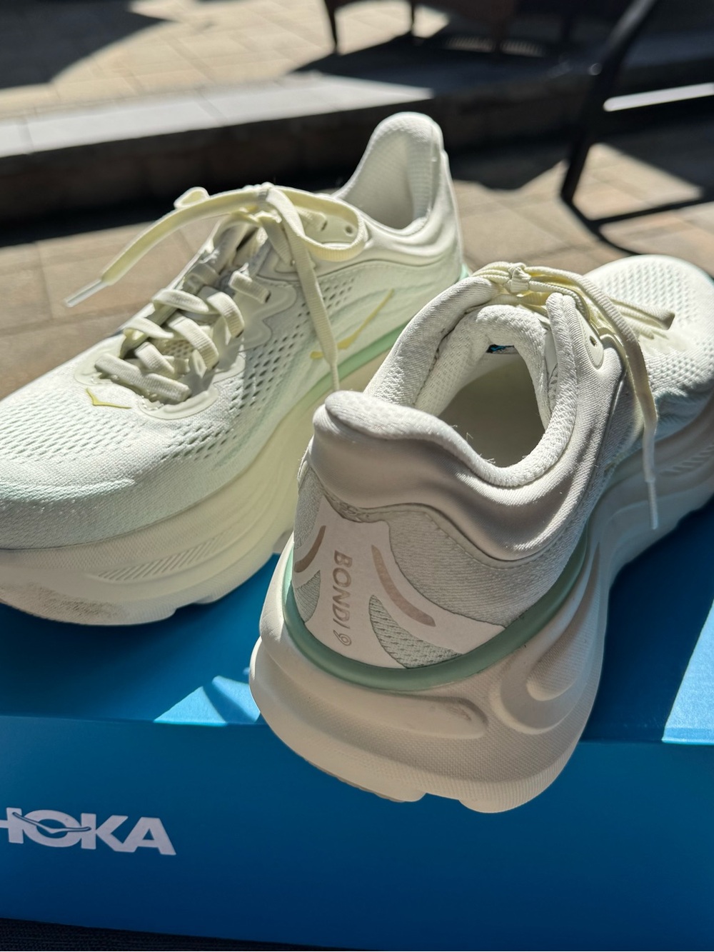 Hoka Bondi Like New - size 9 - Picture 2 of 5